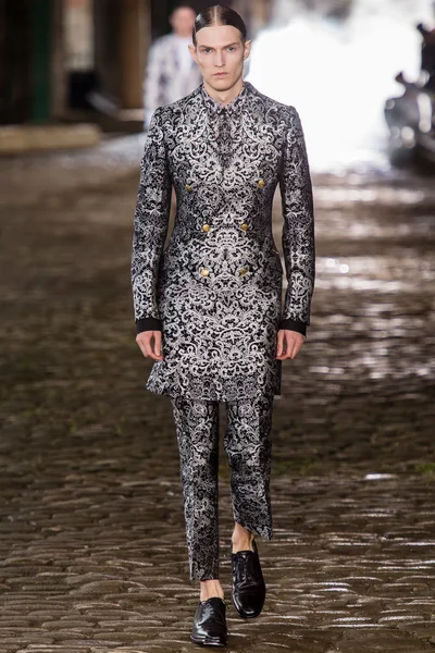 Look 23